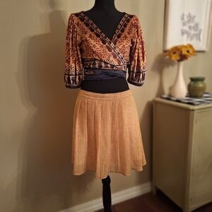 FREE When Bundled! Old Navy Silky pleated stretch waist chevron mini skirt sz M